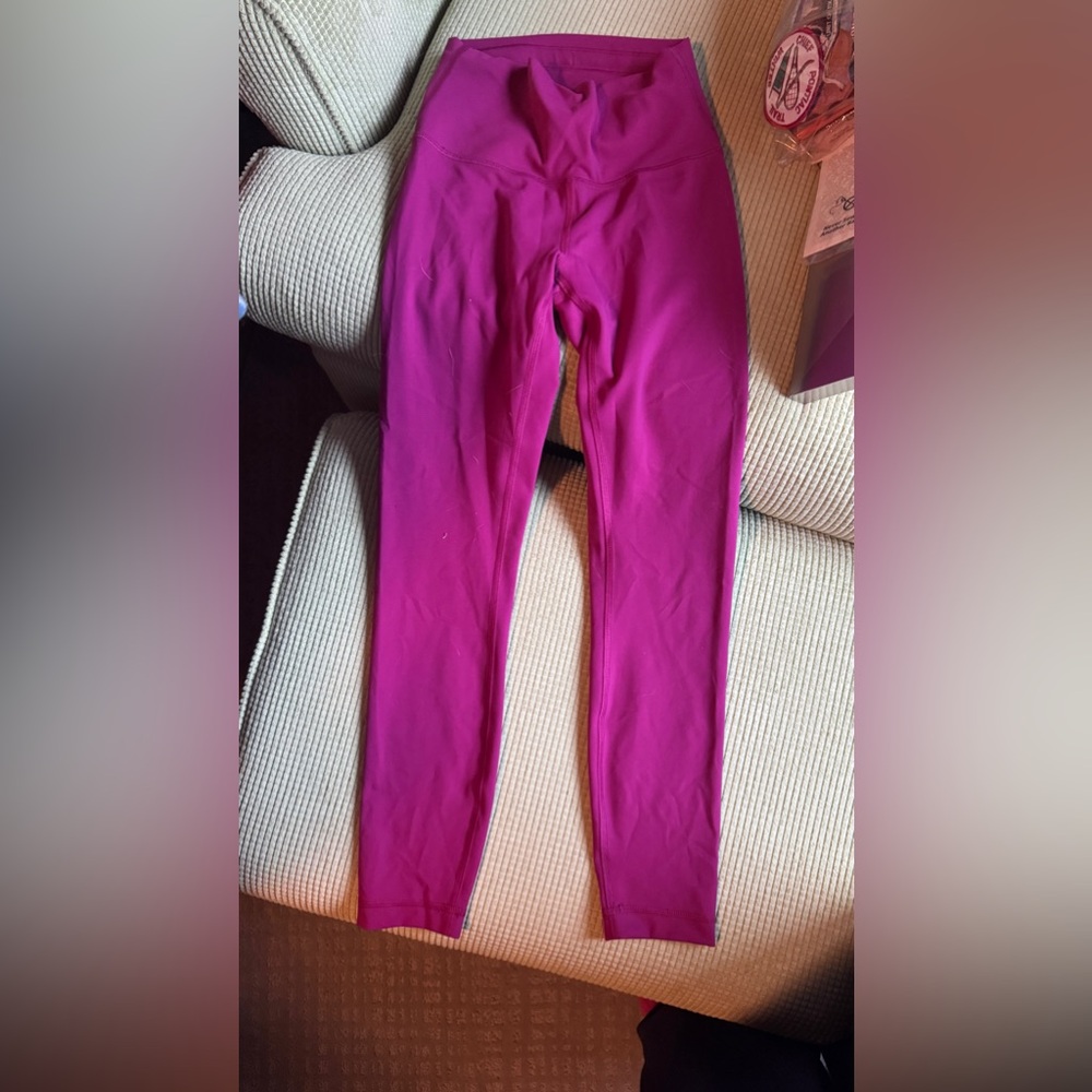 Size 4 Magenta LULU Align leggings.